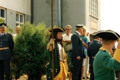 1154_karlinen-avtacks-vid-minnesstenen